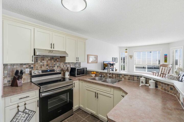Property Photo:  159 Applebrook Circle SE  AB T2A 7T3 