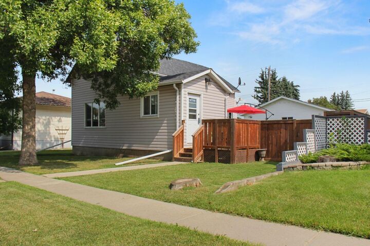 Property Photo: 5129 51 Street AB T0B 1A0