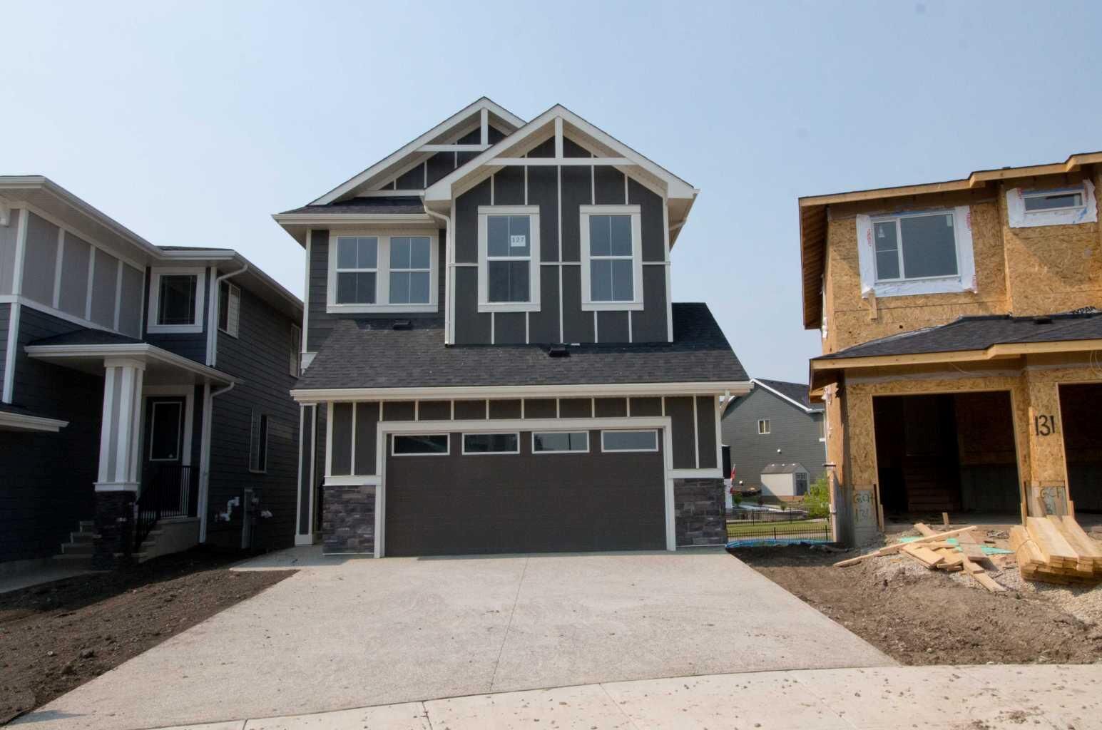 Property Photo:  127 Sundown Crescent  AB T4C 1Y3 