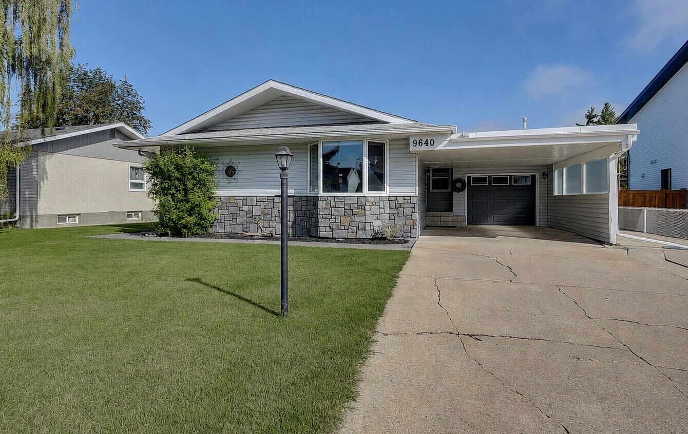 Property Photo: 9640 87 Avenue AB T8V 3B3
