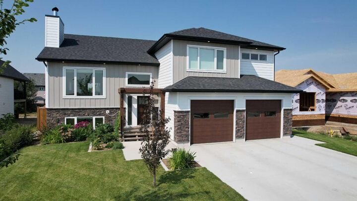 Property Photo: 406 5 Avenue AB T0L 1S0
