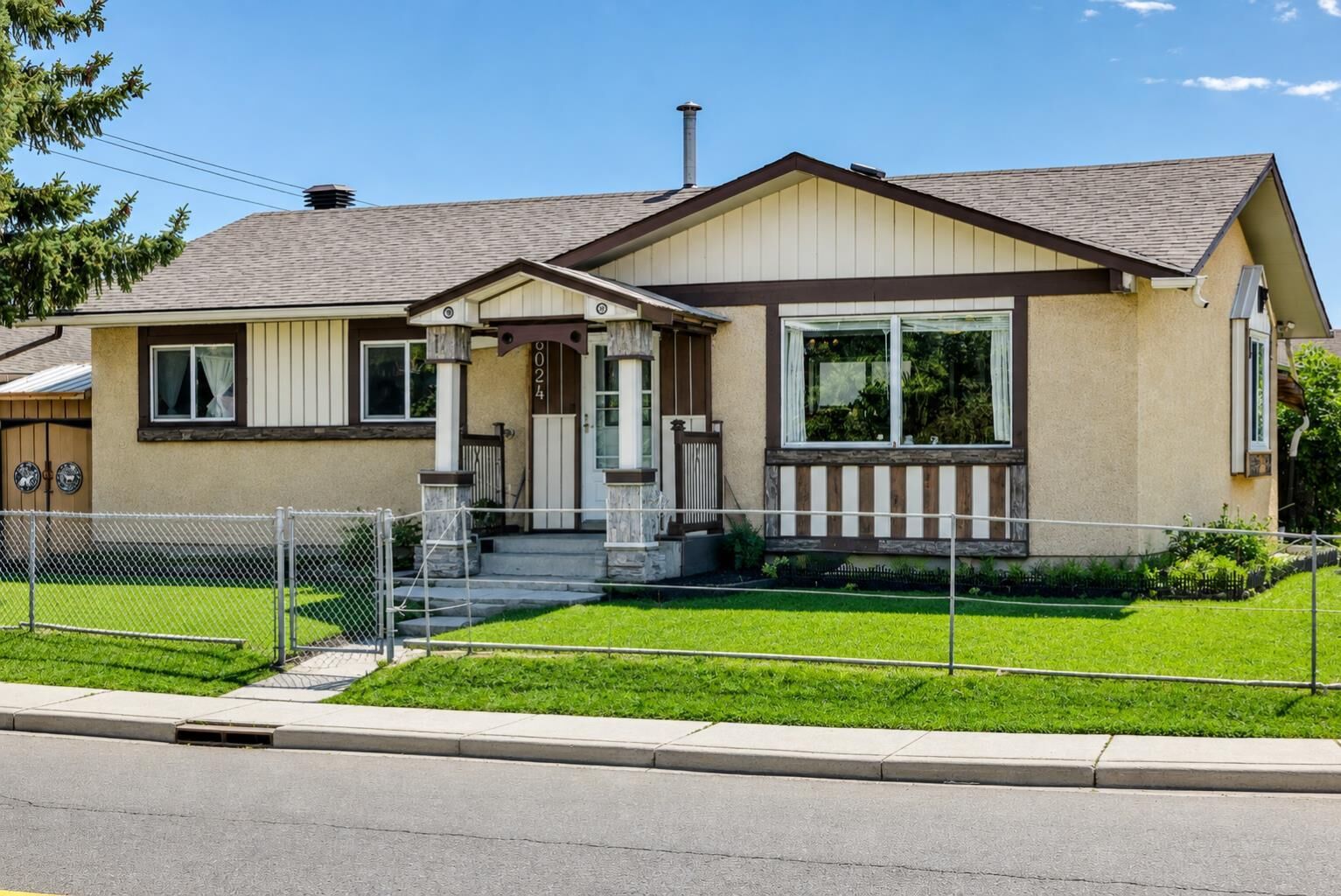 Property Photo: 6024 Madigan Drive NE AB T2A 5V8