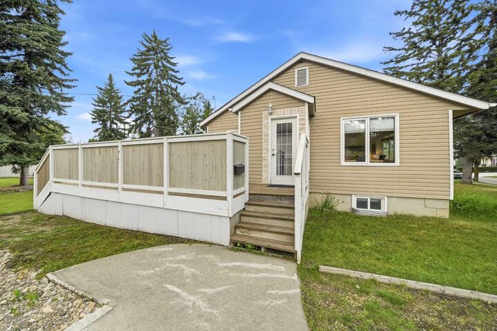 Property Photo: 3742 44 Avenue AB T4N 3H5