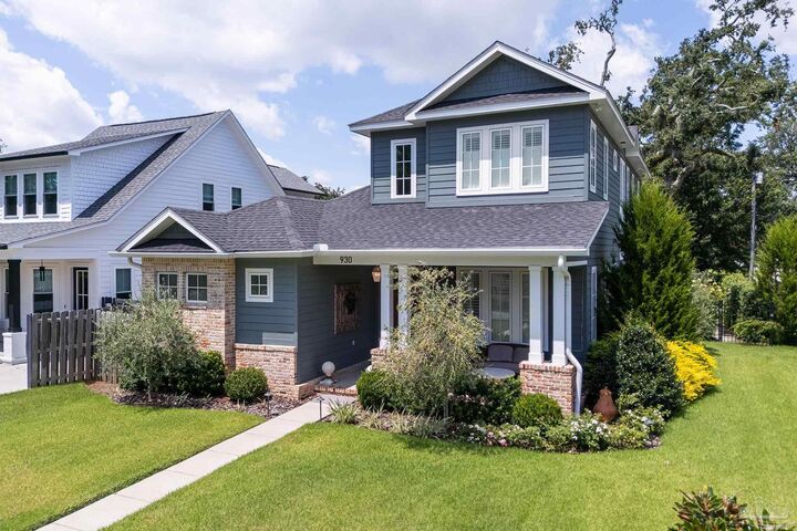 Property Photo:  930 E Hernandez St  FL 32503 