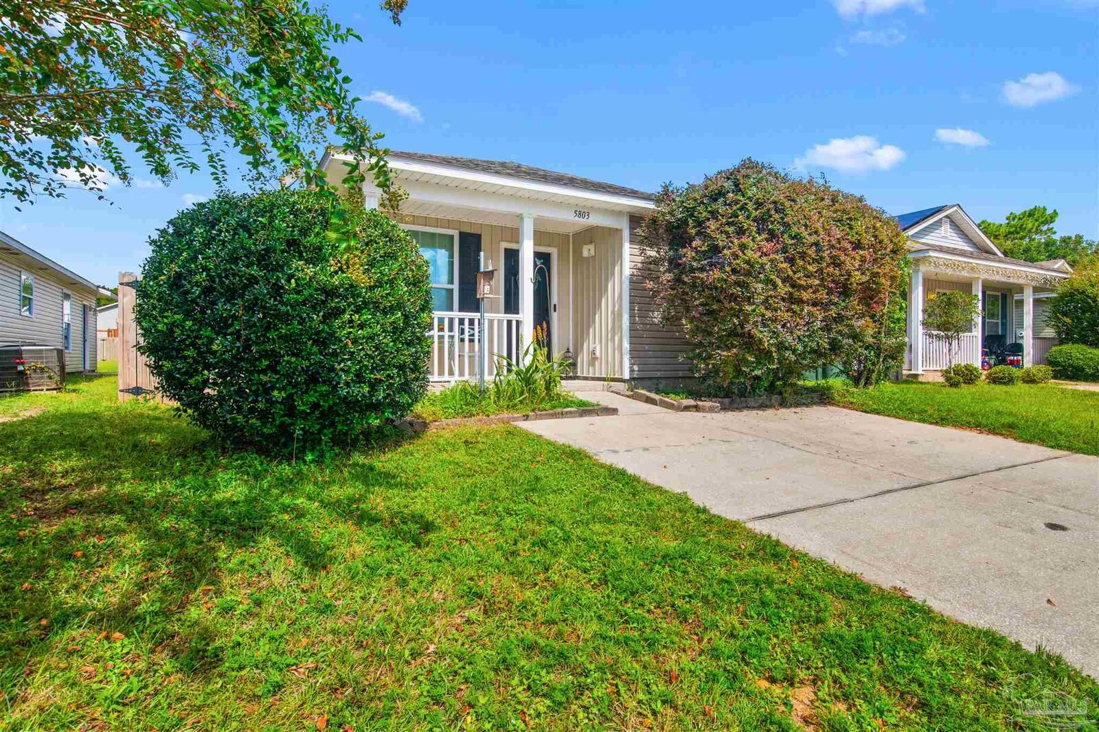 Property Photo: 5803 Tryton Cir FL 32526