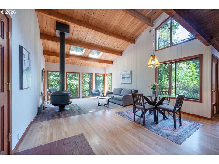 Property Photo:  1202 Barber Dr  OR 97405 