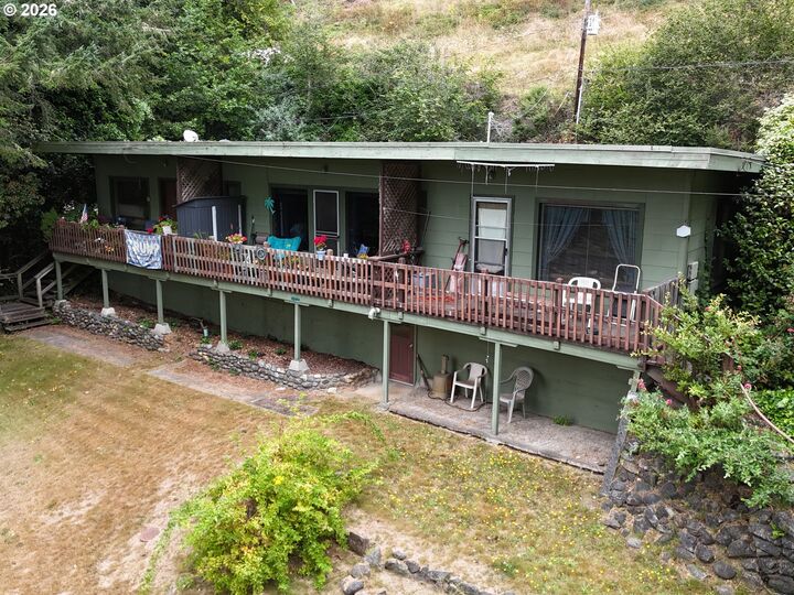 Property Photo: 16233 Ivy Ln OR 97415