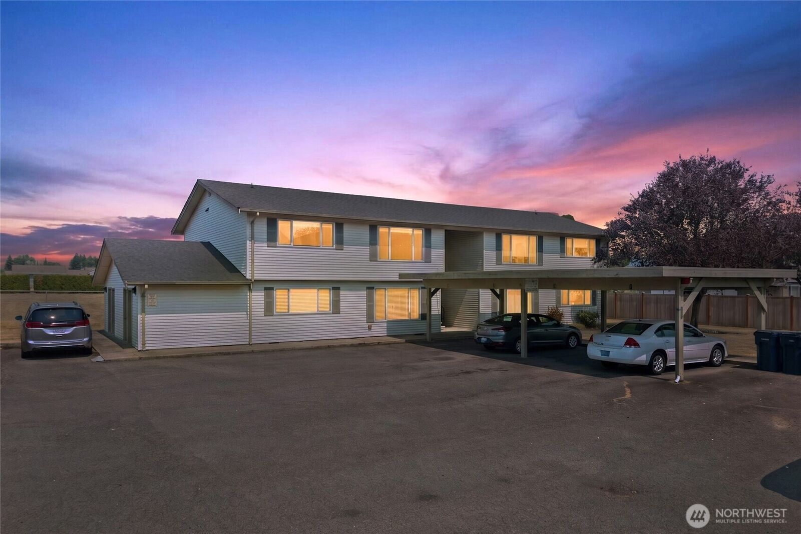 Property Photo:  203  Farrelly Street  WA 98022 
