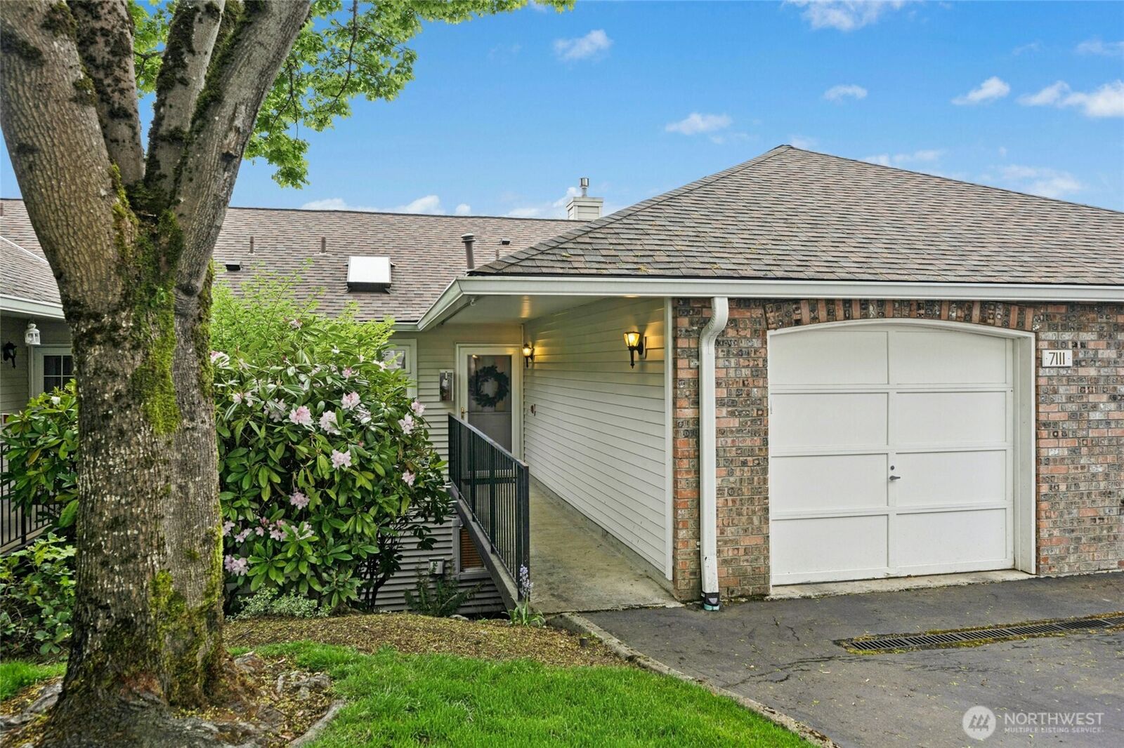 Property Photo:  7111  134th Court SE D3  WA 98059 