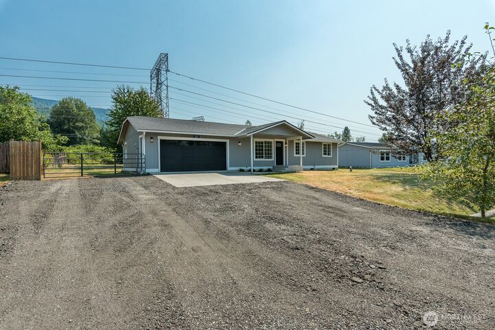 Property Photo:  5205  Aerie Ln  WA 98284 