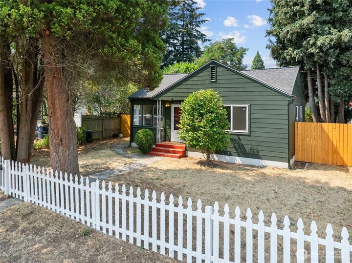 Property Photo:  3716 E G Street  WA 98404 