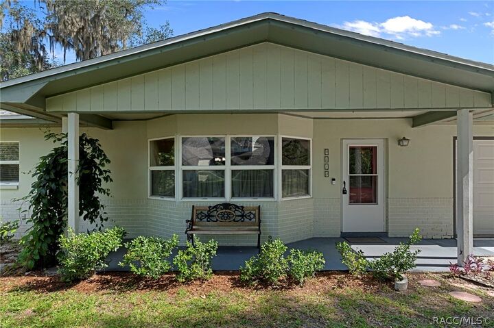 Property Photo:  9410 E Southgate Drive  FL 34450 