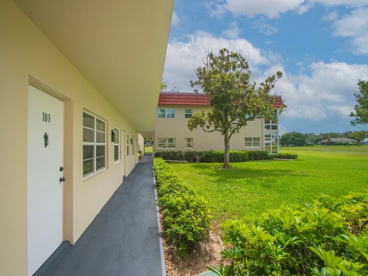 Property Photo: 24 Pine Arbor Lane 103 FL 32962