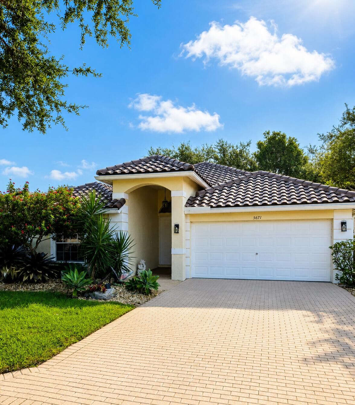 Property Photo:  5671 S Fountains Drive S  FL 33467 