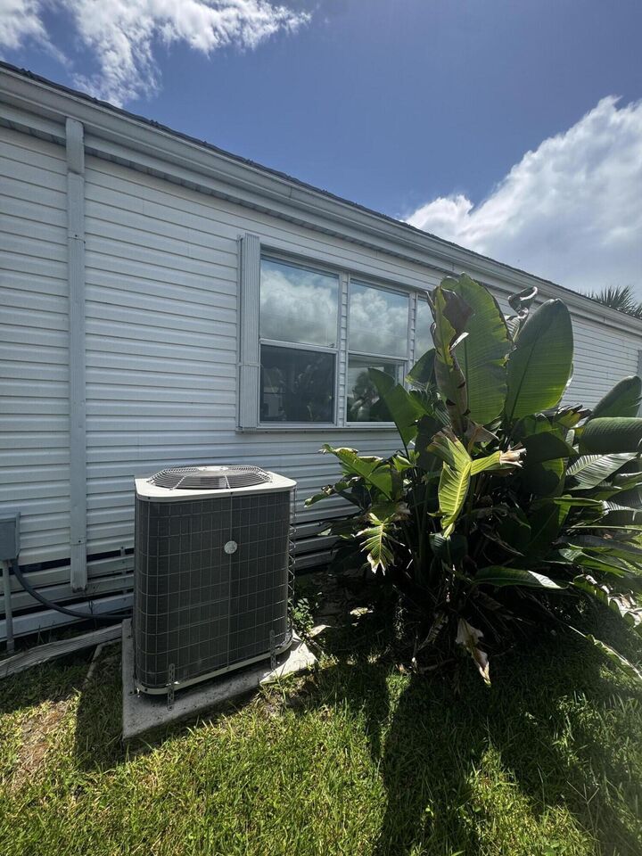 Property Photo: 6732 Sinsonte Court FL 34951