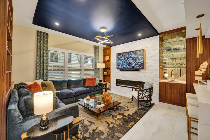 Property Photo: 2617 NE 14th Avenue 102 FL 33334