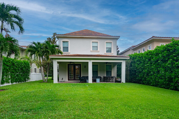 Property Photo: 108 Canterbury Place FL 33458