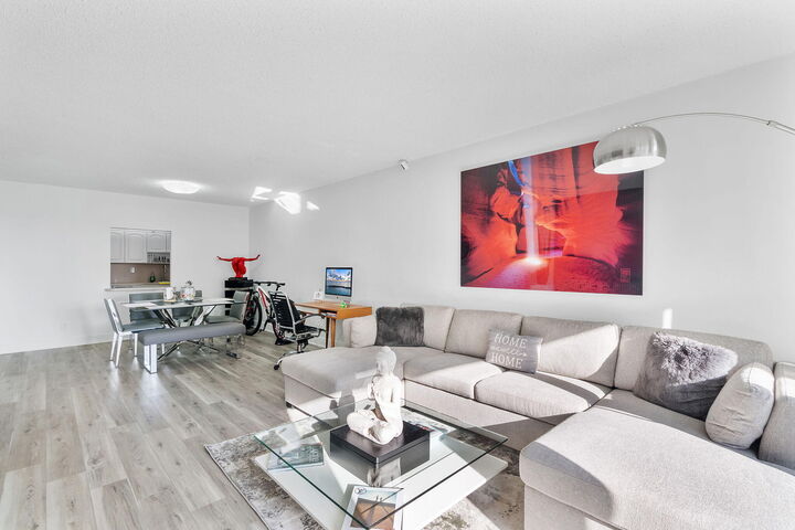 Property Photo:  19380 Collins Avenue 523  FL 33160 