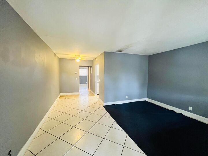 Property Photo:  635 SW 20th Court N 9B  FL 33445 