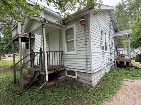 Property Photo:  804 Ferry Street 1-2  WI 54703 