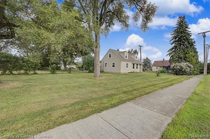 Property Photo:  15026 Vivian Street  MI 48180 