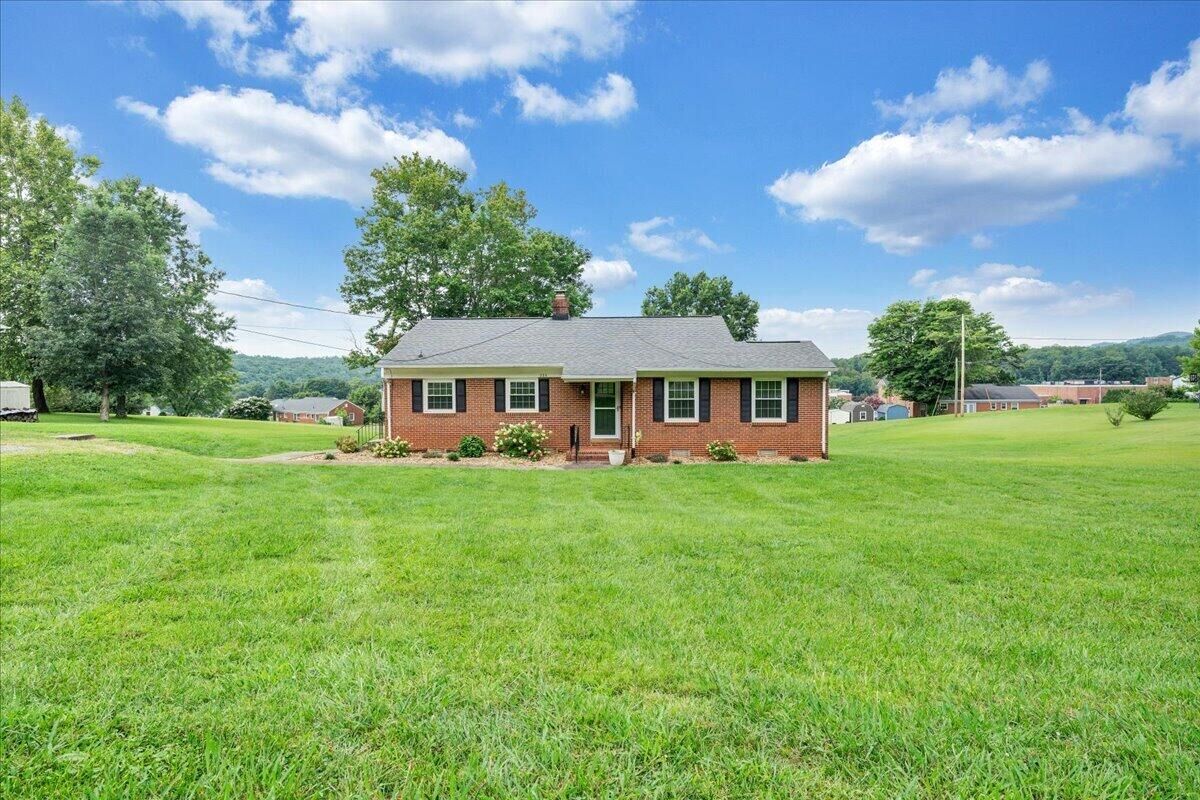 Property Photo: 235 Arthur Cir VA 24088