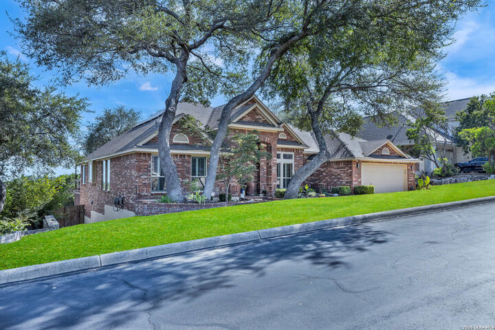 Property Photo: 602 Mesa Rdg TX 78258