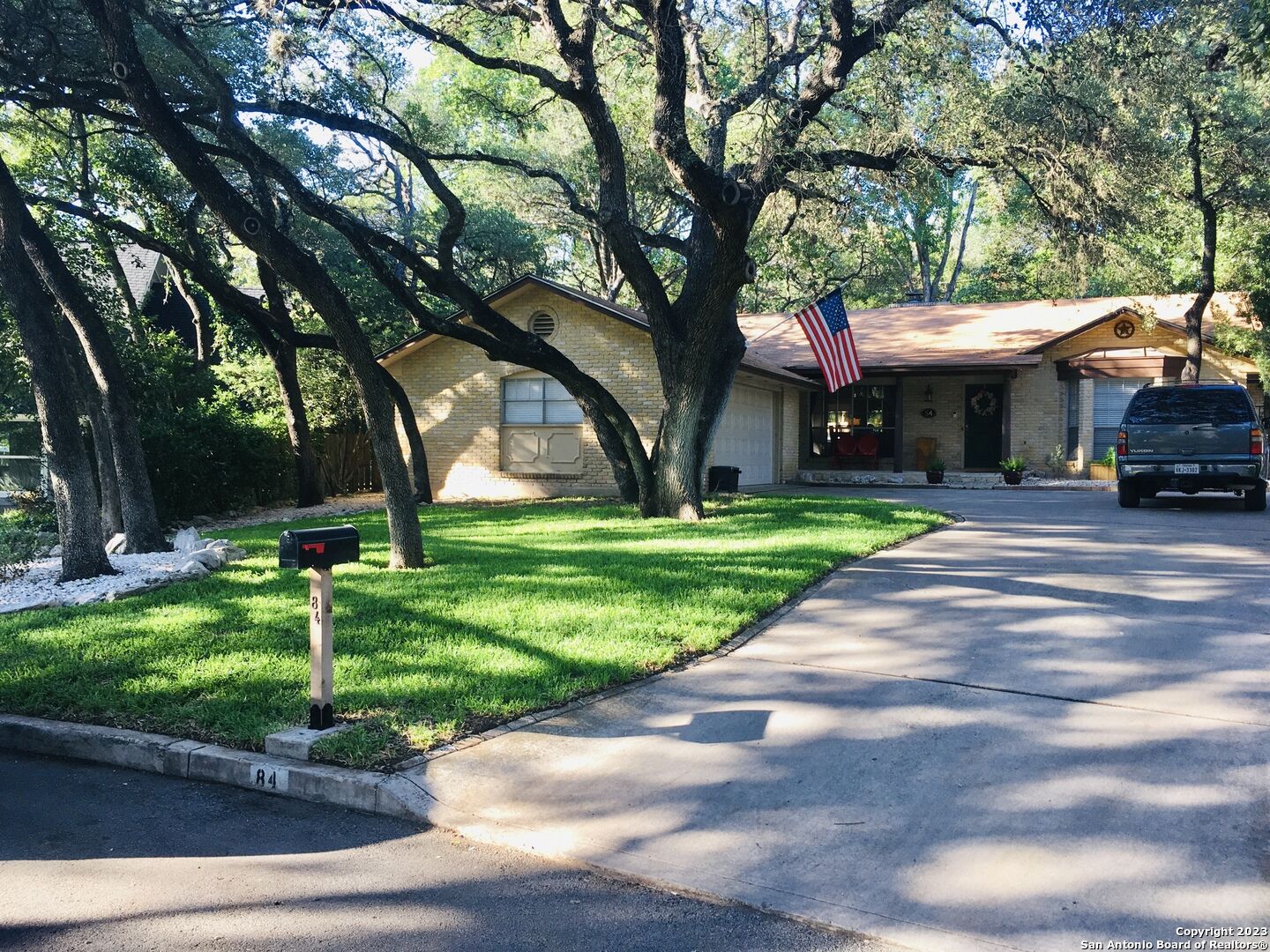 Property Photo: 84 Roundup Dr TX 78213
