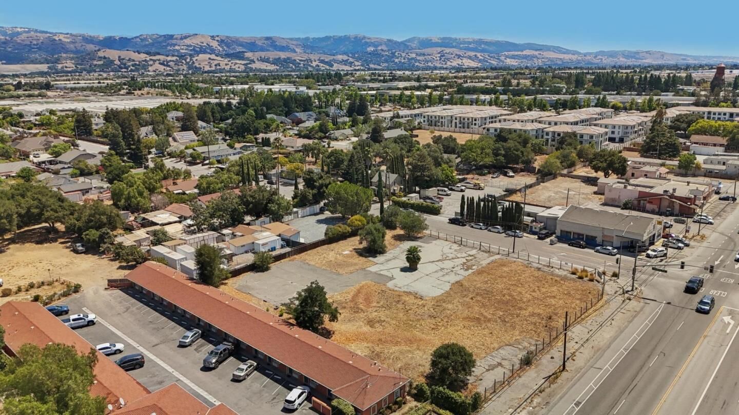 Property Photo: 25 Peebles Avenue CA 95037