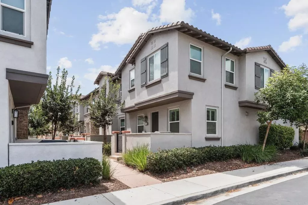 Property Photo:  4136 Sitio Flor  CA 92057 
