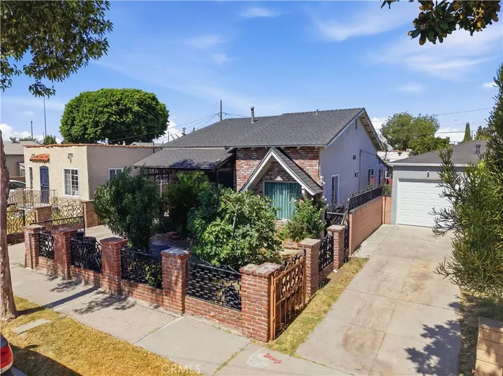 Property Photo:  5017 Harbor  CA 90040 