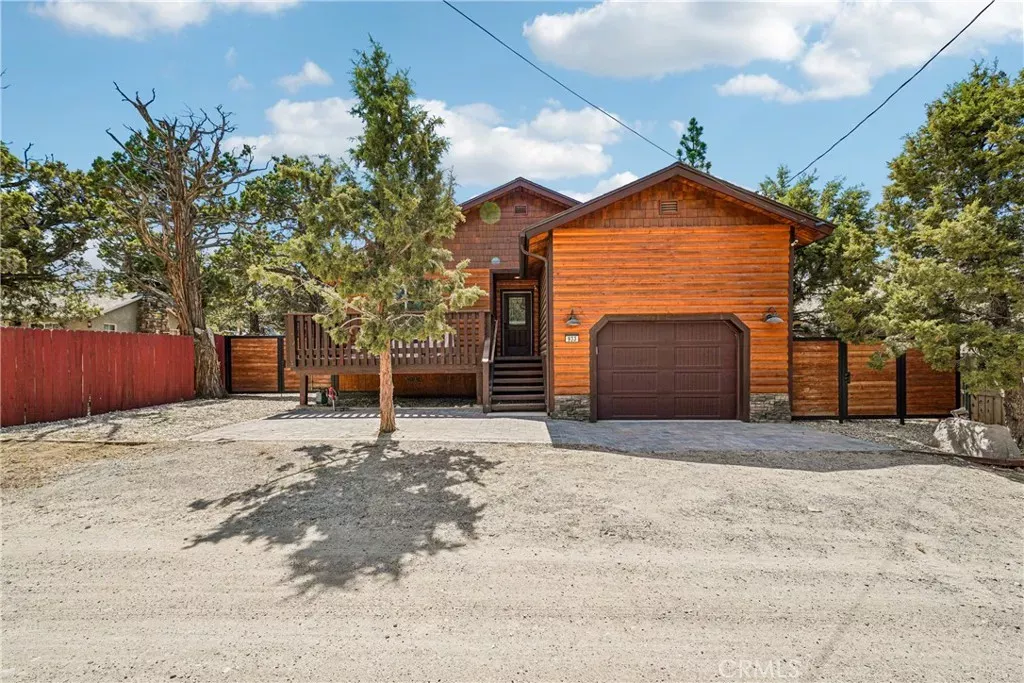 Property Photo: 933 Spruce CA 92314
