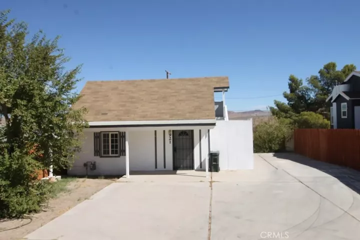 Property Photo:  921 Flora  CA 92311 