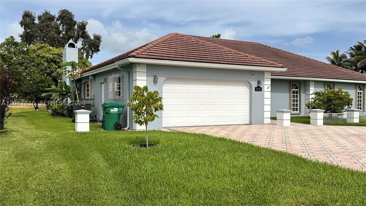 Property Photo:  18921 W Oakmont Dr  FL 33015 
