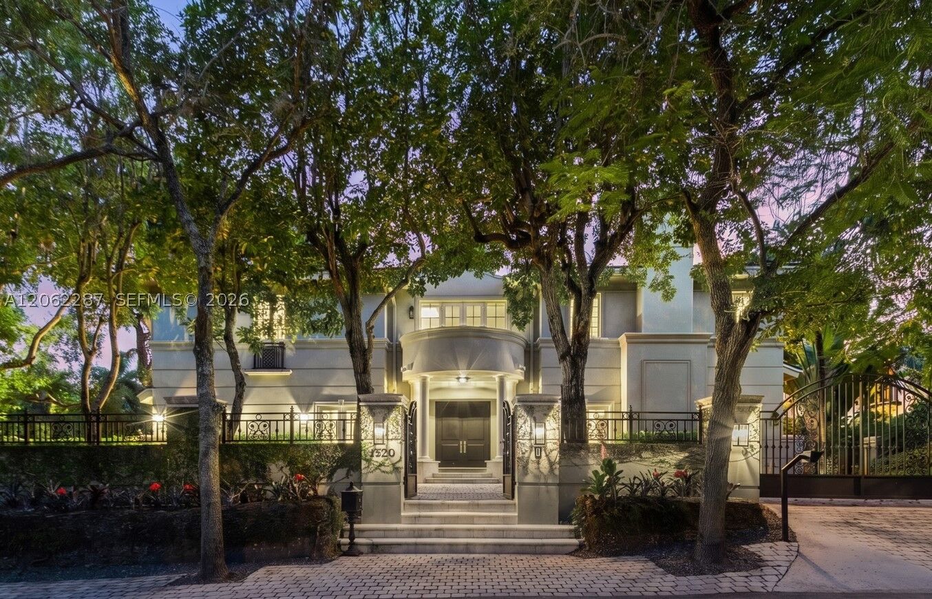 Property Photo: 3460 S Moorings Way FL 33133