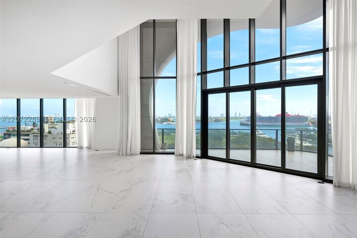 Property Photo: 1000 Biscayne Blvd Town House 1201 FL 33132