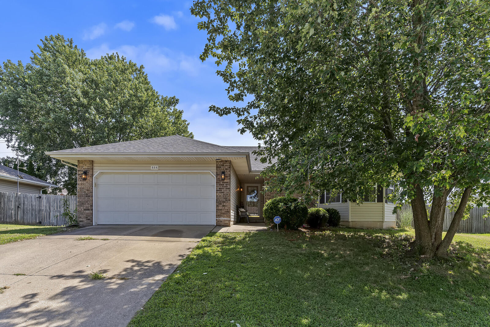 Property Photo:  804 N Cottonwood Avenue  MO 65738 