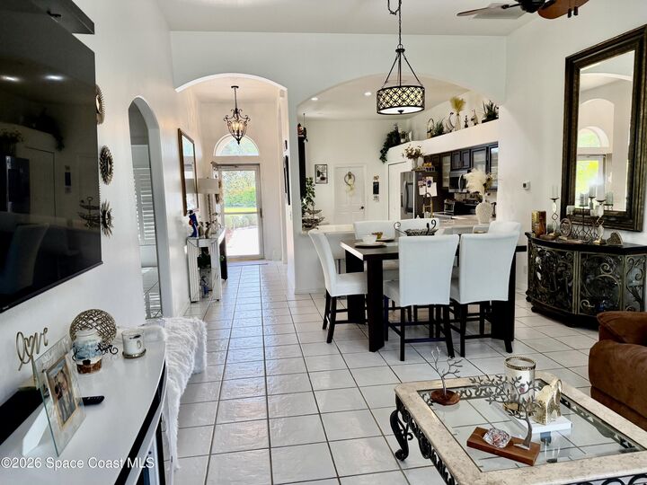 Property Photo:  2141 Chinaberry Circle SE  FL 32909 