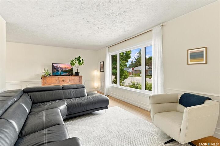 Property Photo: 2202 Albert Avenue SK S7J 1K2