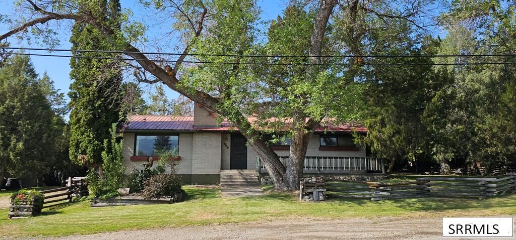 Property Photo: 506 Courthouse Drive ID 83467