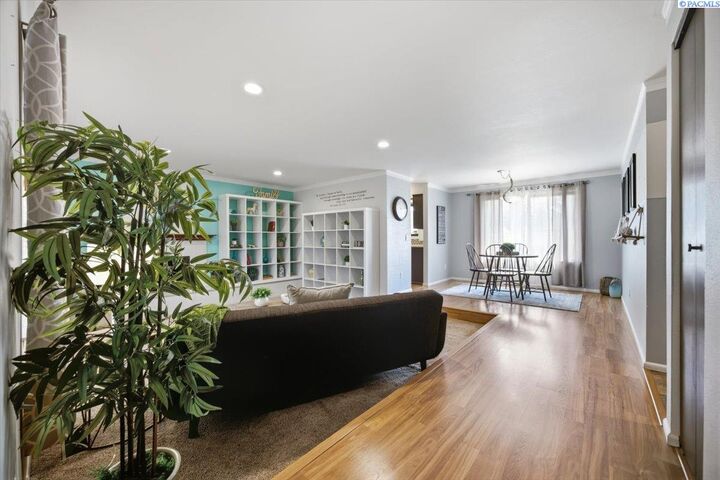 Property Photo:  4617 W 14th Ave  WA 99338-1720 