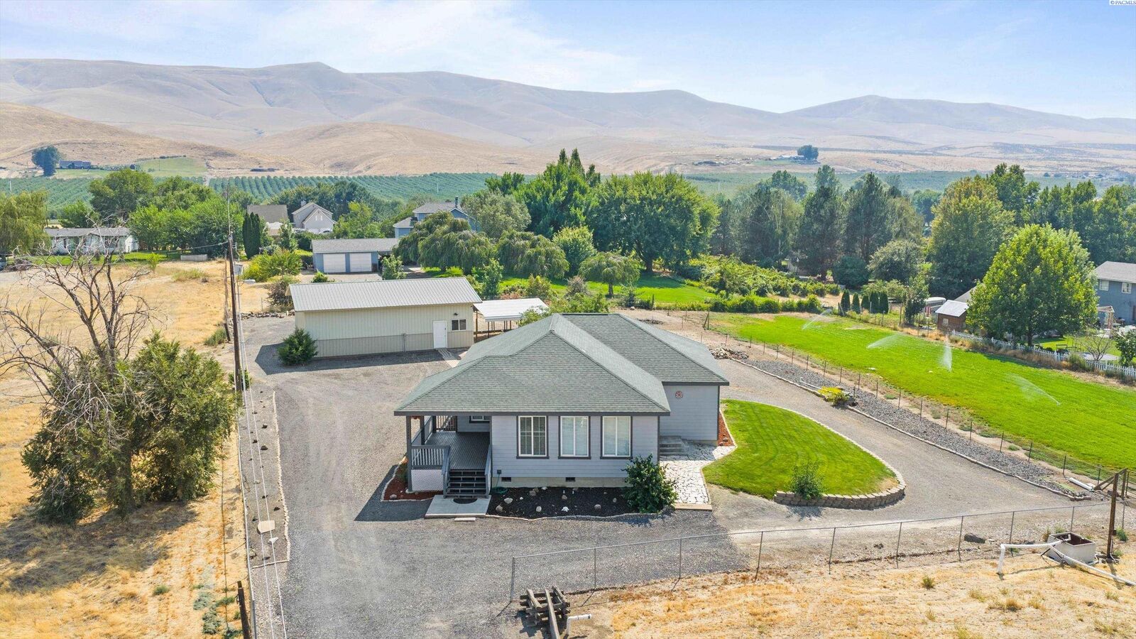 Property Photo: 173403 W Byron Rd. WA 99350