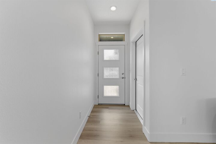 Property Photo:  7632 Grapevine Ct  WA 99353 