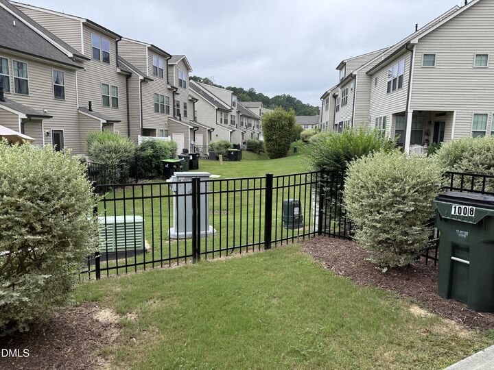 Property Photo: 1008 Midtowne Way NC 27713