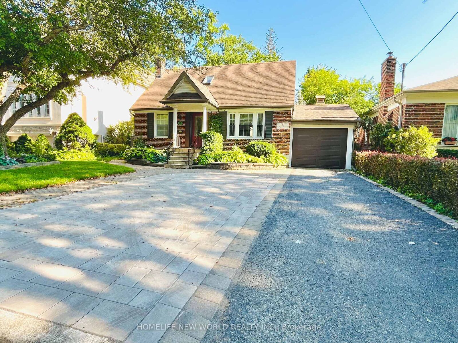 Property Photo:  121 Kingsdale Avenue Ground  ON M2N 3W5 