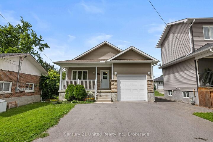 127.5 Adelaide Street S — photo 1