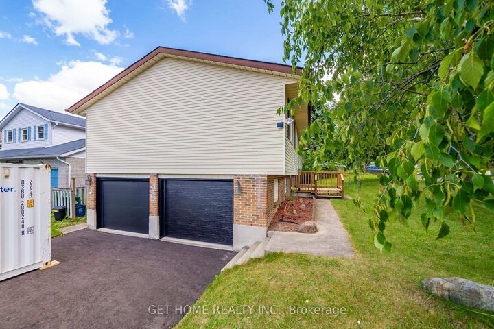 Property Photo: 85 High Acres Crescent ON N2N 2S3