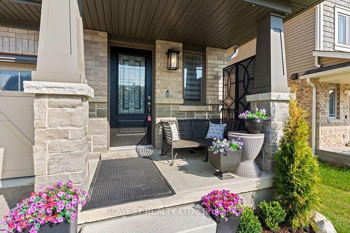 Property Photo: 128 Mullin Street ON N0C 1H0