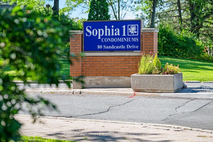 Property Photo:  80 Sandcastle Drive 1109  ON K2H 9E7 