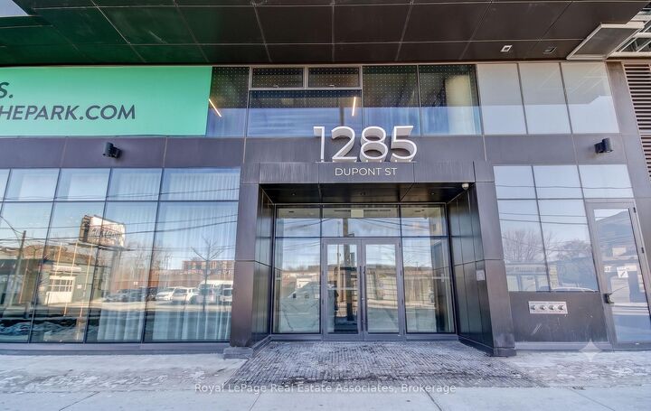 Property Photo: 1285 Dupont Street 1309 ON M6H 0E3